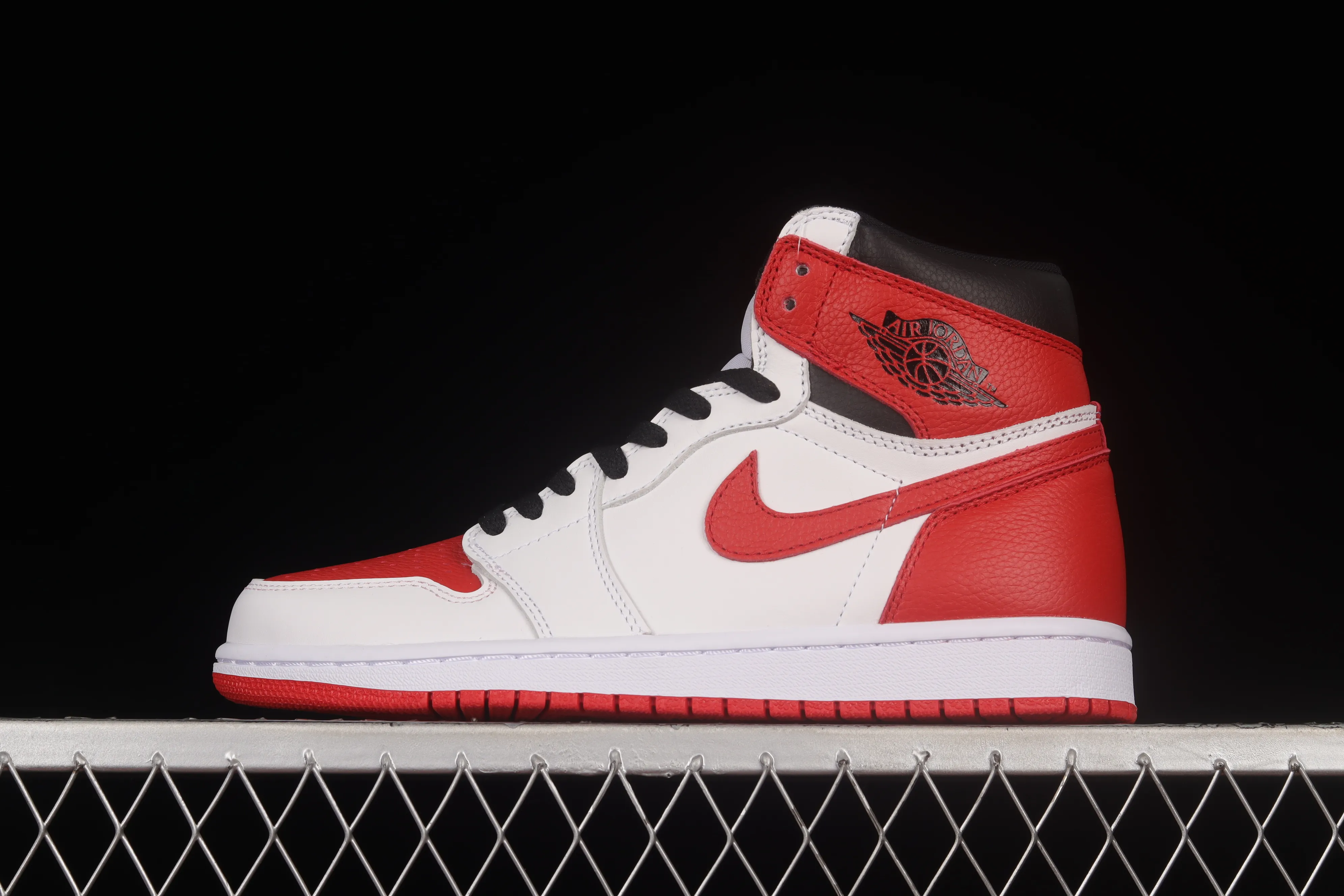 All categories Air Jordan Jordan series basketball shoes Air Jordan 1 High Air Jordan 1 High OG AJ1 Joe 1 white and red retro high-top cultural basketball shoes 555088-161